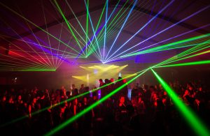 Lasertechnik im Festzelt